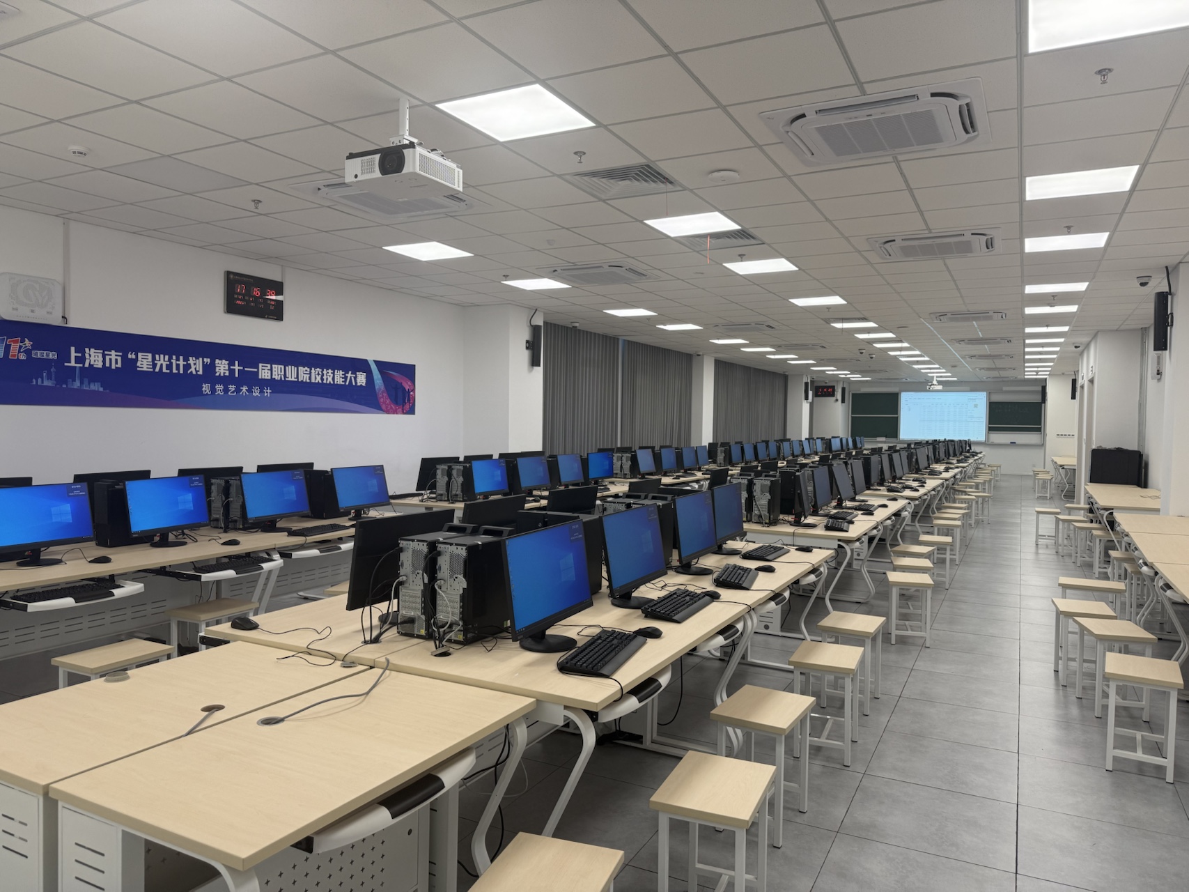 学校机房 旧电脑升级 Win10/Win11 —— 采购与管理一体化方案